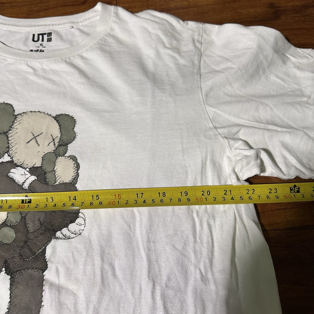 KAWS Casual Graphic Short Sleeve Shirt Mens Size XL White Streetwear - Picture 3 of 4